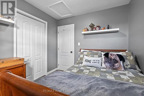 958 Swanfield Street, Kingston (East Gardiners Rd), ON - Indoor Photo Showing Bedroom