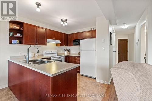 958 Swanfield Street, Kingston (East Gardiners Rd), ON - Indoor Photo Showing Kitchen With Double Sink