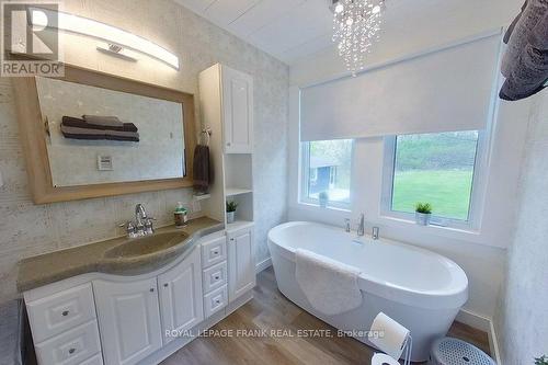 4053 County Rd 36, Galway-Cavendish And Harvey, ON - Indoor Photo Showing Bathroom