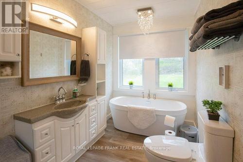 4053 County Rd 36, Galway-Cavendish And Harvey, ON - Indoor Photo Showing Bathroom