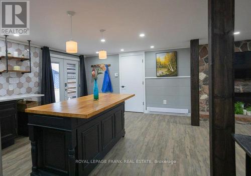 4053 County Rd 36, Galway-Cavendish And Harvey, ON - Indoor Photo Showing Bedroom