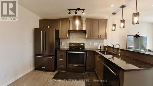 3 - 135 Hardcastle Drive, Cambridge, ON - Indoor Photo Showing Kitchen With Stainless Steel Kitchen