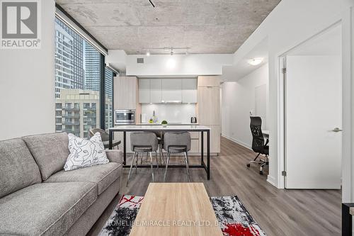 1202 - 47 Mutual Street, Toronto, ON - Indoor Photo Showing Living Room