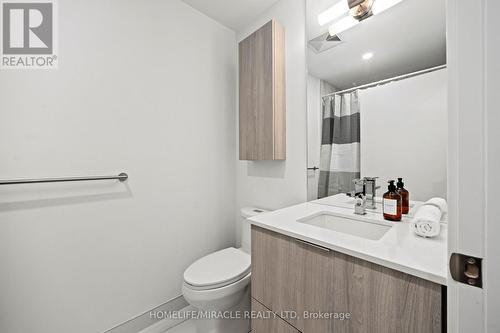 1202 - 47 Mutual Street, Toronto, ON - Indoor Photo Showing Bathroom