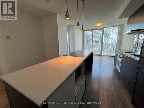 3905 - 88 Harbour Street, Toronto, ON - Indoor Photo Showing Kitchen