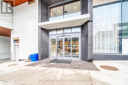 807 - 2020 Bathurst Street, Toronto, ON - Outdoor With Exterior