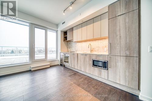 807 - 2020 Bathurst Street, Toronto, ON - Indoor Photo Showing Kitchen