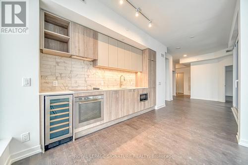 807 - 2020 Bathurst Street, Toronto, ON - Indoor Photo Showing Kitchen