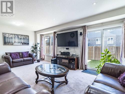 87 Celestial Crescent, Hamilton, ON - Indoor Photo Showing Living Room