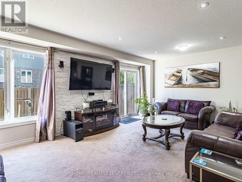 87 Celestial Crescent, Hamilton, ON - Indoor Photo Showing Living Room