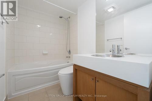 3705 - 81 Navy Wharf Court, Toronto, ON - Indoor Photo Showing Bathroom