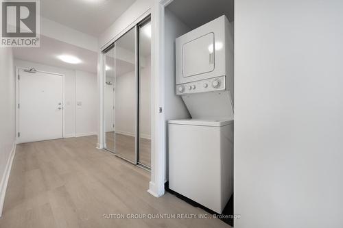 3705 - 81 Navy Wharf Court, Toronto, ON - Indoor Photo Showing Laundry Room