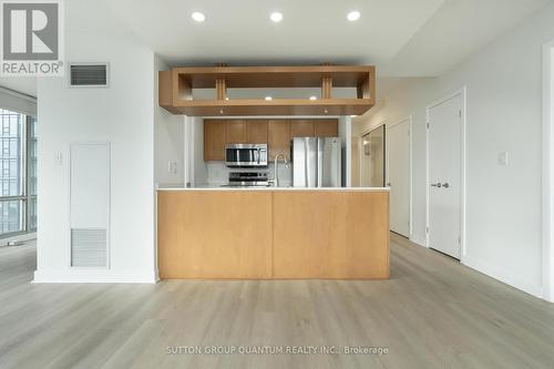 3705 - 81 Navy Wharf Court, Toronto, ON - Indoor Photo Showing Kitchen