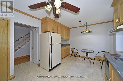 9 Ivy Green Crescent, Toronto, ON - Indoor Photo Showing Kitchen