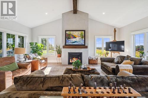 14701 Wilson Avenue, Scugog, ON - Indoor Photo Showing Living Room With Fireplace