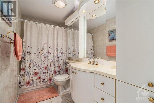 66 Bearbrook Road, Ottawa, ON - Indoor Photo Showing Bathroom