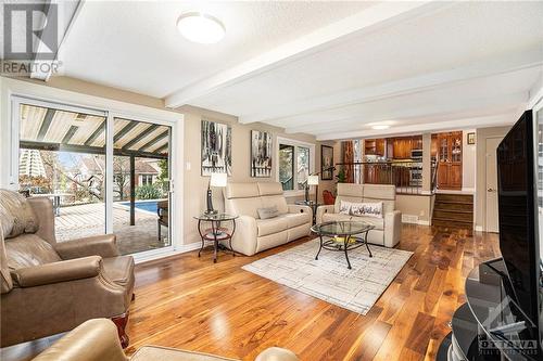 66 Bearbrook Road, Ottawa, ON - Indoor Photo Showing Living Room