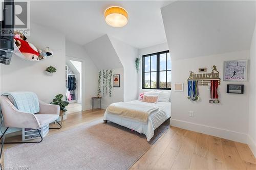 24 Westlake Boulevard, Brantford, ON - Indoor Photo Showing Bedroom