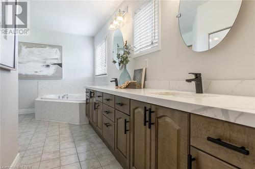 3637 Jorie Crescent, Mississauga, ON - Indoor Photo Showing Bathroom