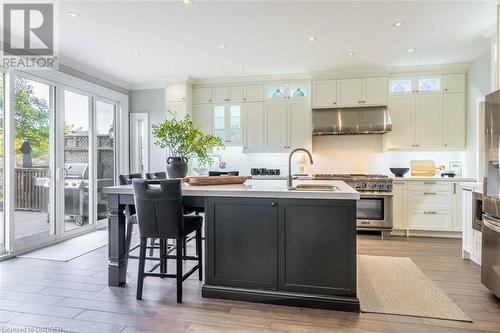 3637 Jorie Crescent, Mississauga, ON - Indoor Photo Showing Kitchen With Upgraded Kitchen