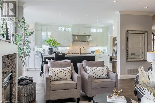 3637 Jorie Crescent, Mississauga, ON - Indoor Photo Showing Living Room