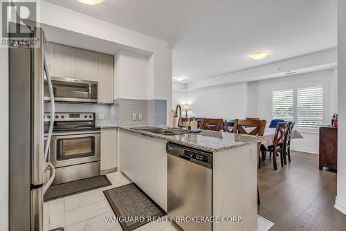 209 - 86 Woodbridge Avenue, Vaughan, ON - Indoor Photo Showing Kitchen With Stainless Steel Kitchen