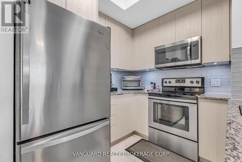 209 - 86 Woodbridge Avenue, Vaughan, ON - Indoor Photo Showing Kitchen With Stainless Steel Kitchen