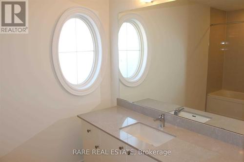 1493 Blackmore Street E, Innisfil, ON - Indoor Photo Showing Bathroom