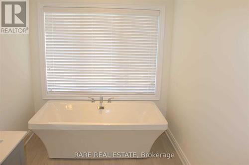 1493 Blackmore Street E, Innisfil, ON - Indoor Photo Showing Bathroom