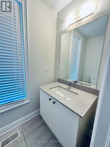 1493 Blackmore Street E, Innisfil, ON - Indoor Photo Showing Bathroom