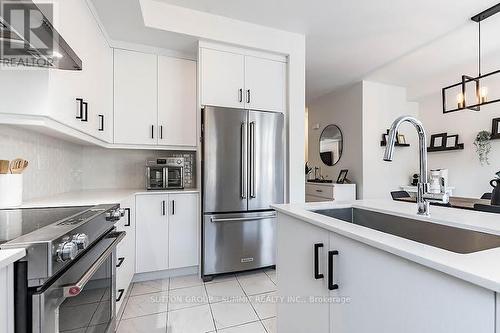 2277 Major Mackenzie Drive, Vaughan, ON - Indoor Photo Showing Kitchen