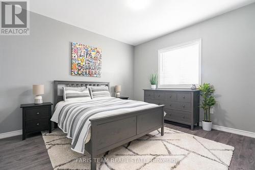 2834 Perry Avenue, Ramara, ON - Indoor Photo Showing Bedroom