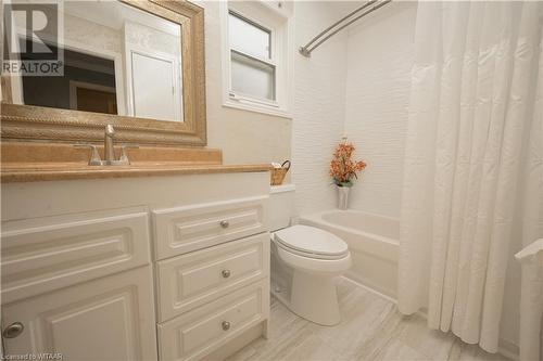 Ensuite Bathroom - 11 Mcdonald Court, Tillsonburg, ON - Indoor Photo Showing Bathroom