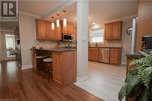 11 Mcdonald Court, Tillsonburg, ON - Indoor Photo Showing Kitchen