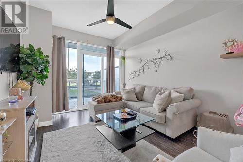 2093 Fairview Street Unit# 408, Burlington, ON - Indoor Photo Showing Living Room