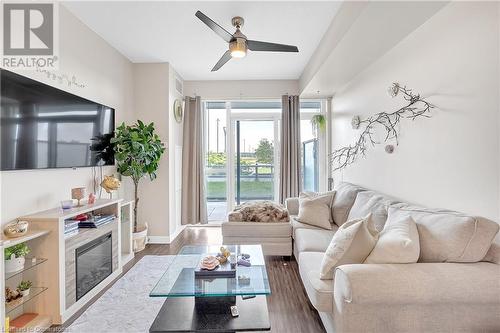 2093 Fairview Street Unit# 408, Burlington, ON - Indoor Photo Showing Living Room