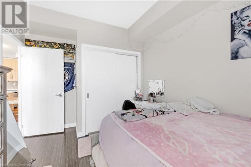 2093 Fairview Street Unit# 408, Burlington, ON - Indoor Photo Showing Bedroom