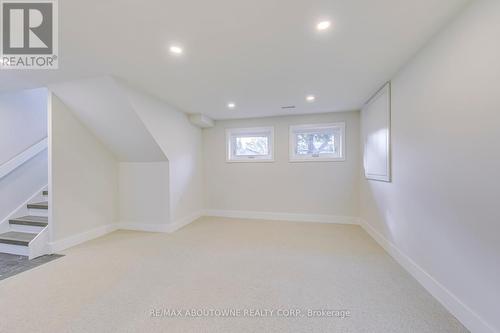 2243 Ingersoll Drive, Burlington, ON - Indoor Photo Showing Other Room