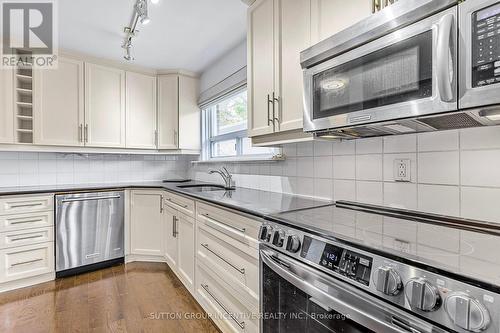 87 Northey Drive, Toronto, ON - Indoor Photo Showing Kitchen