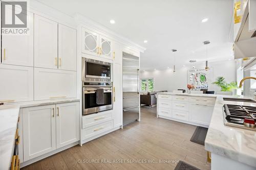 27 Glen Elm Avenue, Toronto, ON - Indoor Photo Showing Kitchen With Upgraded Kitchen