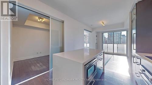 2003 - 1080 Bay Street, Toronto, ON - Indoor Photo Showing Kitchen