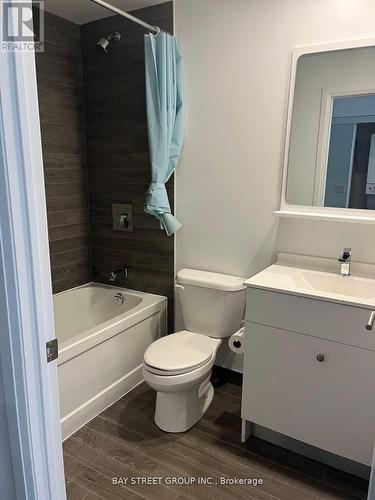 1703 - 75 Canterbury Place, Toronto, ON - Indoor Photo Showing Bathroom