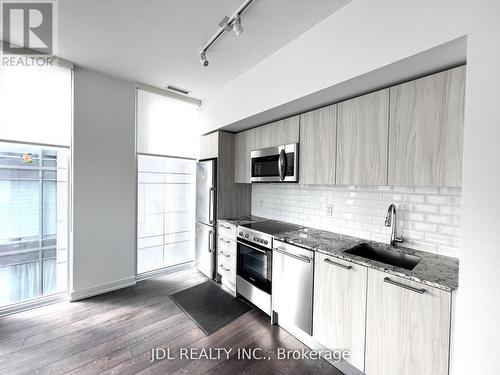 2102 - 28 Wellesley Street E, Toronto, ON - Indoor Photo Showing Kitchen With Upgraded Kitchen