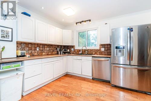 6 Huron Street, Barrie, ON - Indoor Photo Showing Kitchen