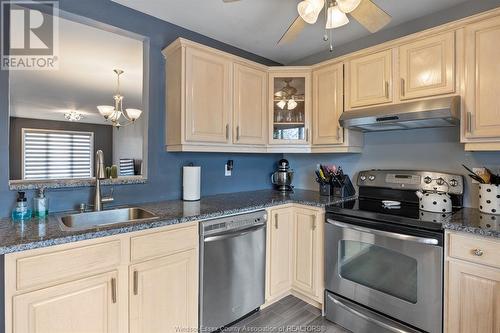 2950 Clemenceau Boulevard, Windsor, ON - Indoor Photo Showing Kitchen