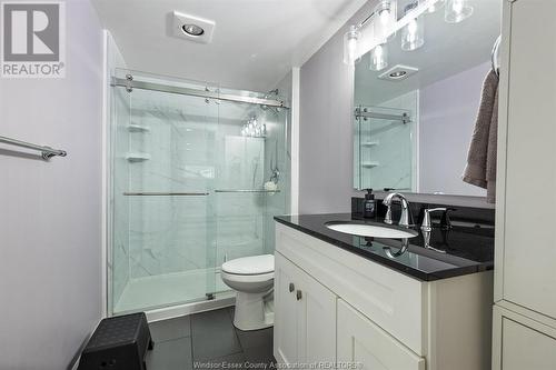 2950 Clemenceau Boulevard, Windsor, ON - Indoor Photo Showing Bathroom