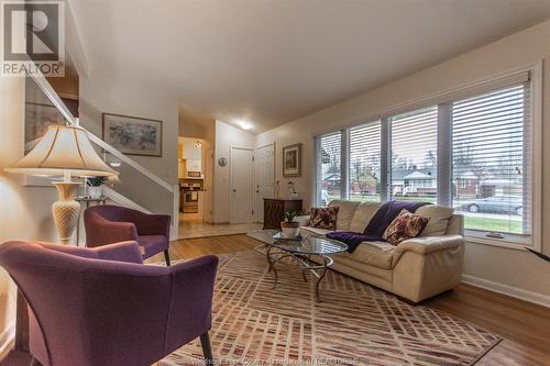 3556 Virginia Park, Windsor, ON - Indoor Photo Showing Living Room