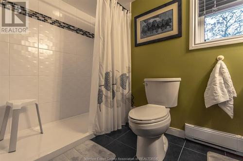 3556 Virginia Park, Windsor, ON - Indoor Photo Showing Bathroom