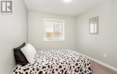 26 Jeffrey Drive, Guelph, ON - Indoor Photo Showing Bedroom