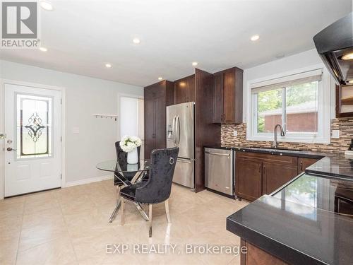 6851 Warden Avenue, Niagara Falls, ON - Indoor Photo Showing Kitchen With Stainless Steel Kitchen